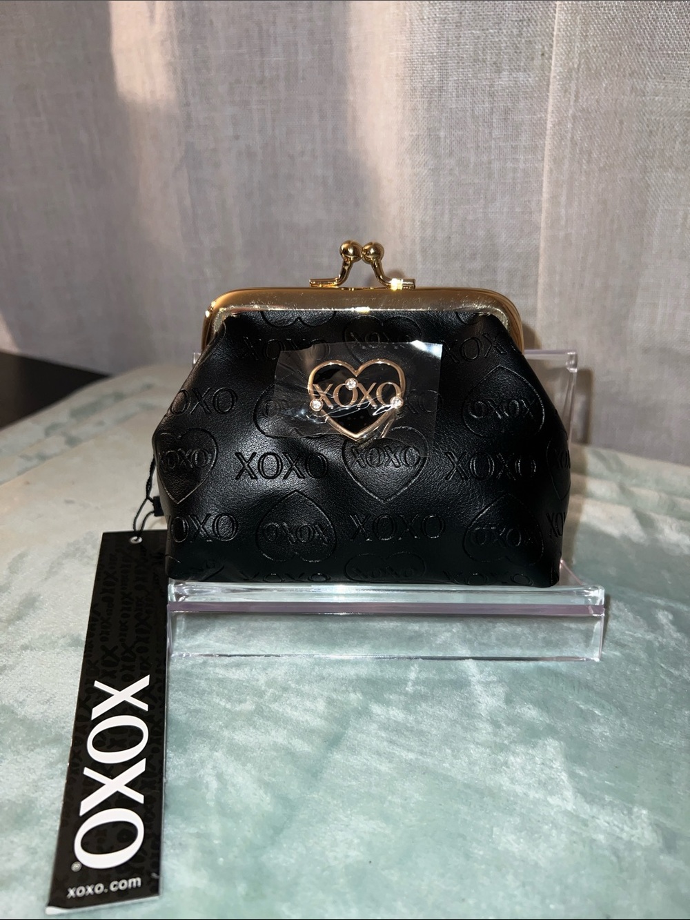 XOXO Black Embossed Kiss-Lock Coin Purse - Picture 4 of 5
